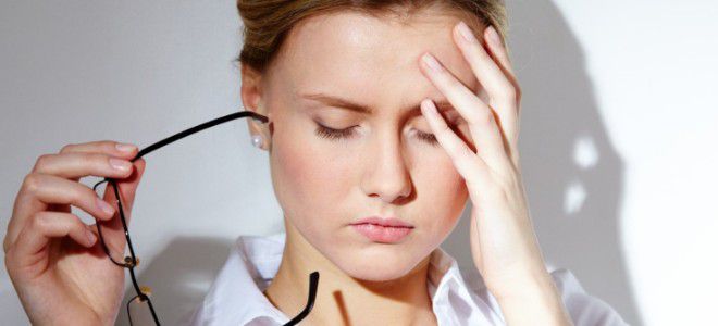 Лопнул сосуд в глазу болит голова Лопнул сосуд в глазу болит голова